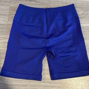 Aurola intensify workout shorts. Color: Very Peri